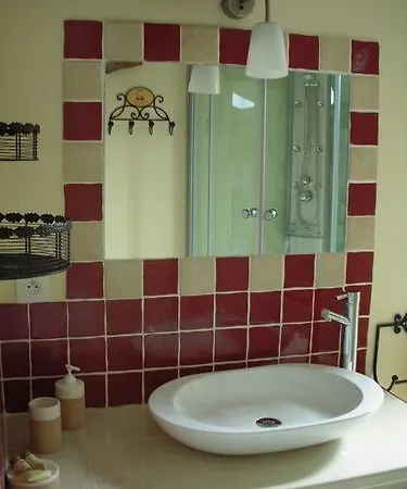 La Clef Des Champs Bed & Breakfast